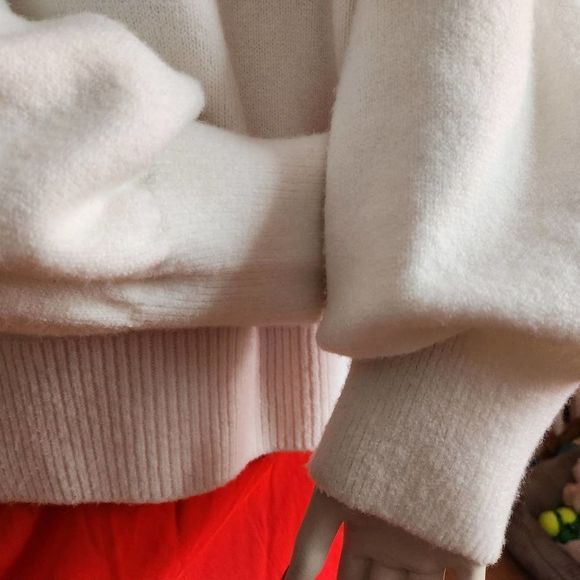 Design 365 Pullover Sweater Over Sized Balloon Sleeves Mock Neck - Picture 8 of 9